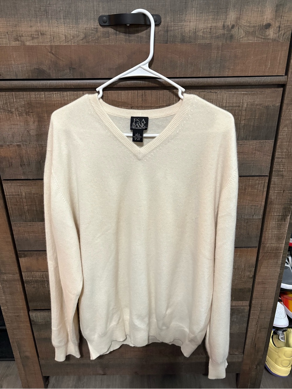 Jos. A. Bank Men's Cashmere V-Neck Cream Sweater